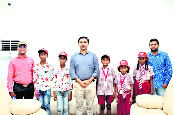 చదువుతోనే ఉజ్వల భవిష్యత్‌