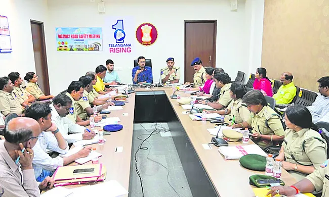 రోడ్డు ప్రమాదాలు నివారిద్దాం 