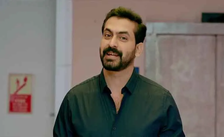 నటుడికి మహిళ వేధింపులు.. అందరిముందే చొక్కాలాగి.. | Mridula Vijay Says ...