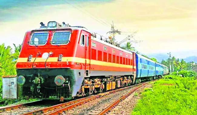 అయ్యప్ప భక్తుల కోసం ప్రత్యేక రైళ్లు 