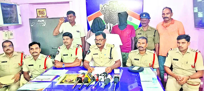 ఇద్దరు అంతర్రాష్ట్ర దొంగల అరెస్ట్‌ 