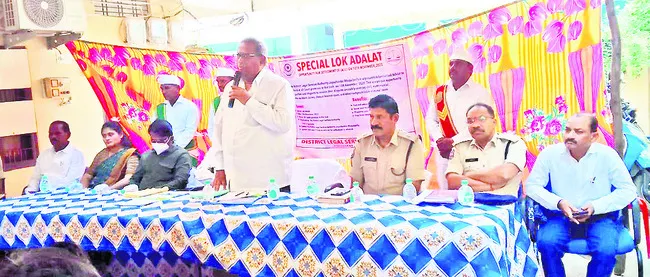 రాజీమార్గం ద్వారా కేసులు పరిష్కరించుకోవాలి 