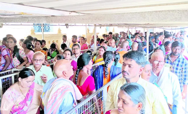 చిన్న తిరుపతిలో భక్తుల రద్దీ 