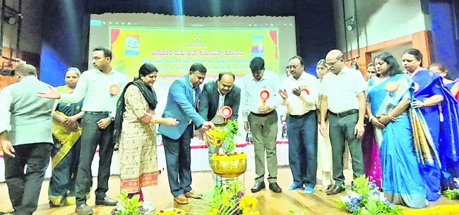 పాఠశాలల్లో ధన్వంతరి తోటల నిర్మాణం 