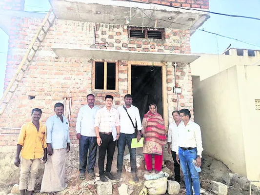 నిబంధనల ప్రకారం ఇళ్లు నిర్మించుకోవాలి