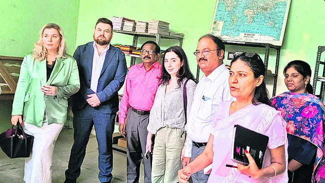 పాలిటెక్నిక్‌ కళాశాలను సందర్శించిన రుసల్‌ ప్రతినిధి బృం