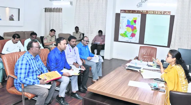 పర్రిశమలకు గడువులోగా అనుమతులు 