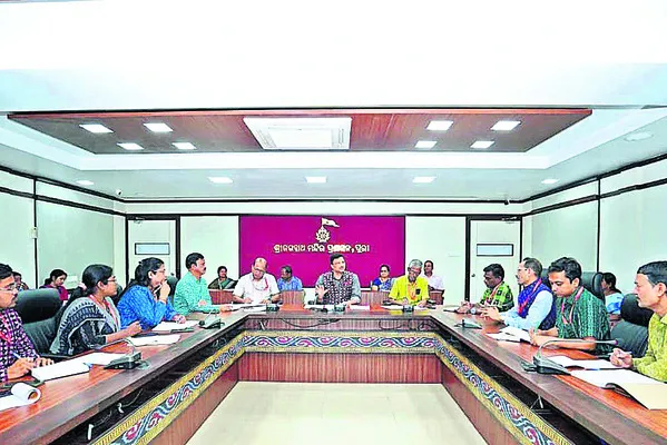 భక్తులకు సులభ దర్శనం లక్ష్యం: సీఏఓ 