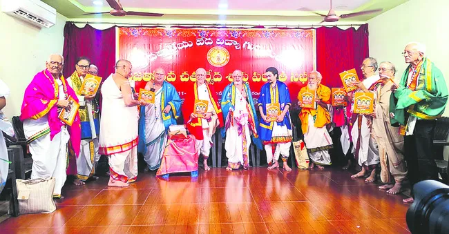 విద్వాంసులకు చక్కని వ్యవస్థ అవసరం