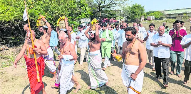 పునర్నిర్మాణానికి సహకరించాలి