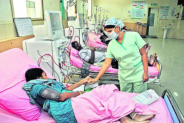 జ్వరాల పేరిట దోపిడీ..!