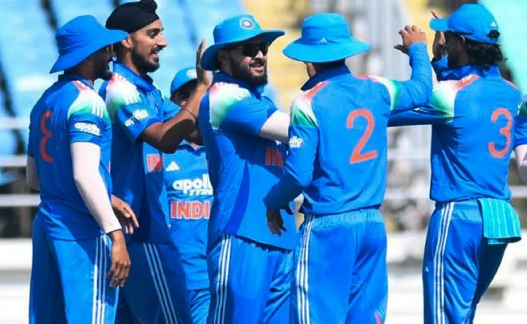 చెలరేగిన భారత బౌలర్లు.. 132 పరుగులకే సౌతాఫ్రికా ఆలౌట్‌