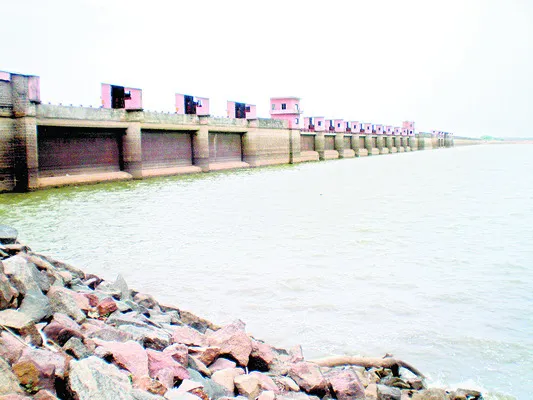 బోర్లు.. బావులు.. చెరువులు..