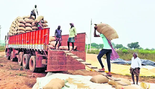 ‘వరి’ంచని ధర.. 
