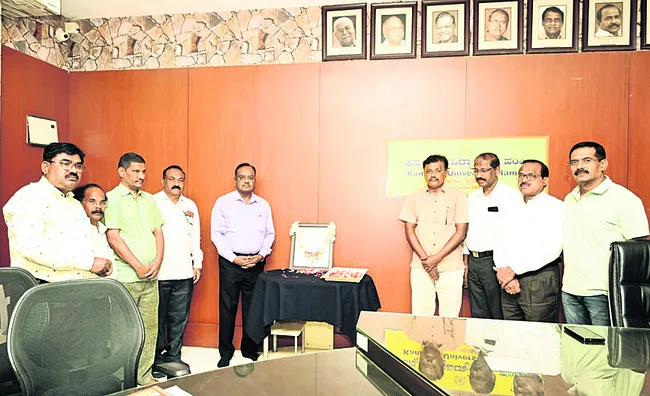 తిమ్మక్క సేవలు అమోఘం 