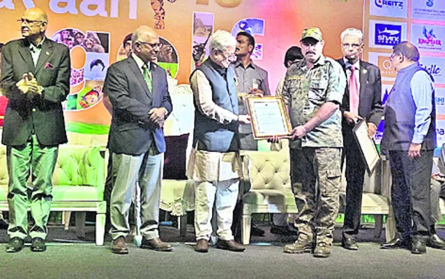 ఉత్తమ సేవలకు గుర్తింపు
