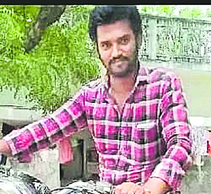 ఎదురెదురుగా వస్తున్న వాహనాలు ఢీ.. వ్యక్తి మృతి 