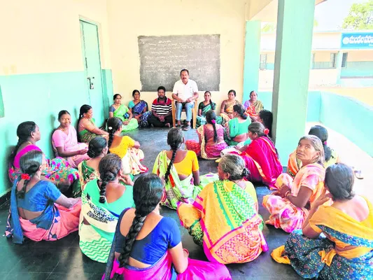 పెండింగ్‌ బిల్లులు విడుదల చేయాలి