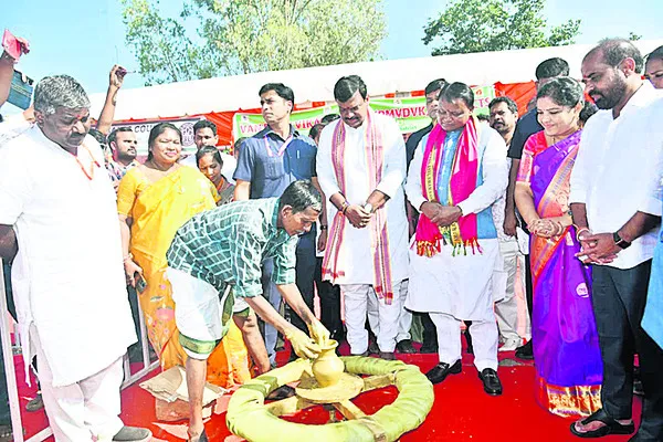 బిర్సా ముండా పోరాటం గిరి యువతకు ఆదర్శం