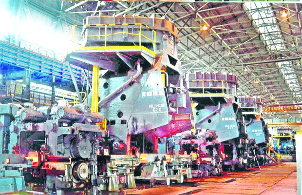 ఉక్కుపై ఉమ్మడి దాడి