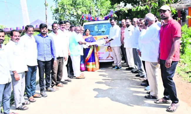 ‘చేయూత’ సేవలు అభినందనీయం 