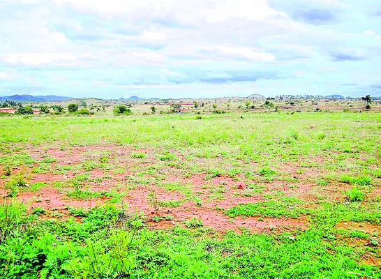 నిషేధిత భూములౖపై నజర్‌