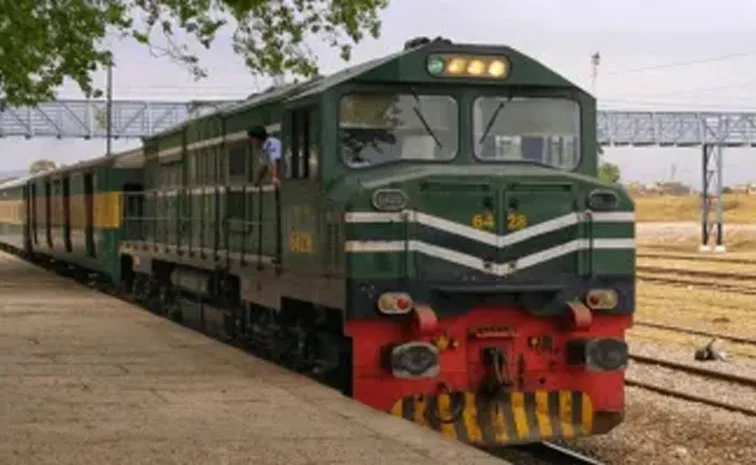 Pakistan Jaffar Express Targeted Again In Balochistan