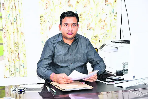 ‘జల’ అవార్డు అందుకునేందుకు..