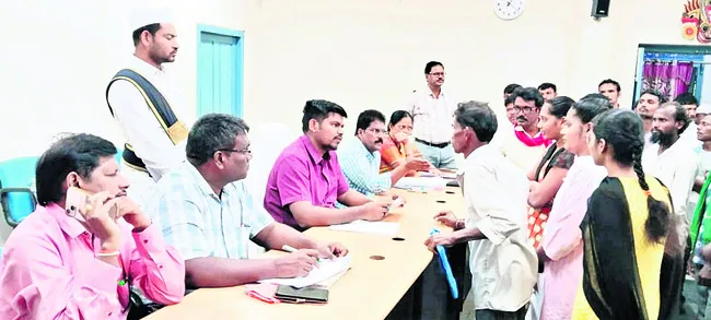 సంక్షేమం గిరిజనుల చెంతకు చేరాలి