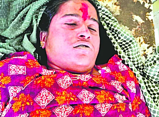 పాముకాటుకు కూలీ మృతి 