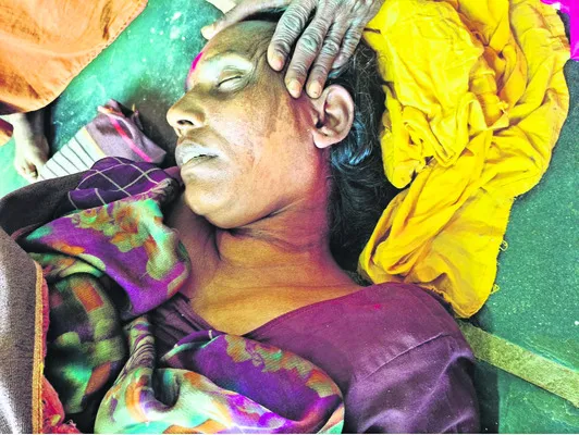 వివాహిత బలవన్మరణం 