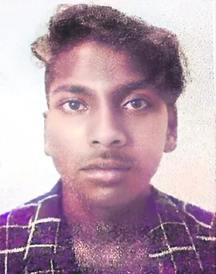 ఆబోతుల వీరంగం: వ్యక్తి మృతి 