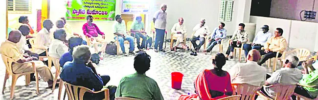 బాల్యంలోనే జీవన విలువలు, నైపుణ్యాల విద్య నేర్పాలి 