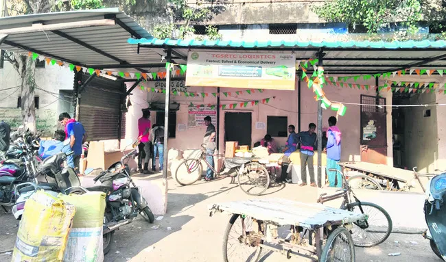 నేడు బస్టాండ్‌లో వస్తువుల వేలం