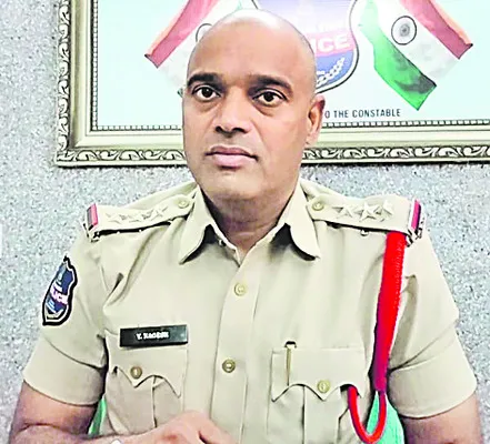 కోలుకుంటున్నాడు 
