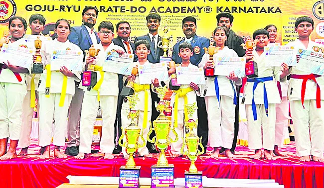 కరాటే పోటీల్లో                          విజయవాడ విద్యార