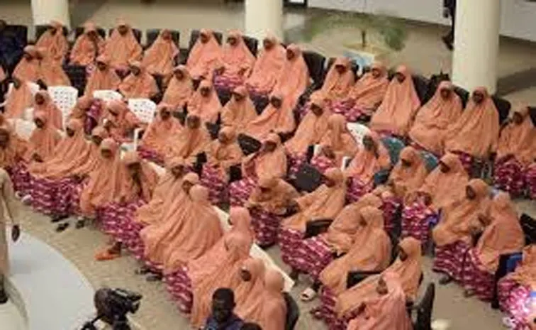 25 schoolgirls abducted after gunmen attack high school in Nigeria