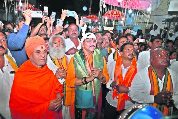 నవనాథ గిరికి ప్రదక్షిణ 