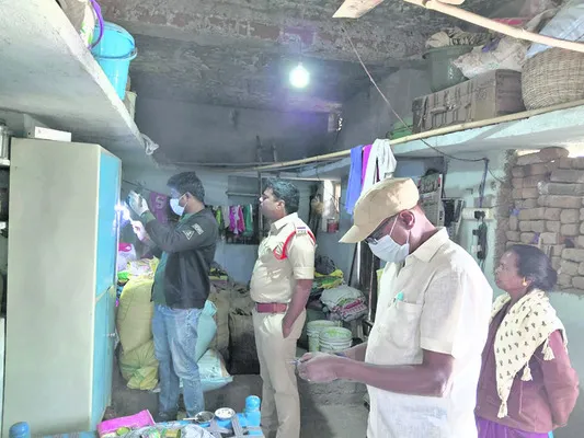 పల్లికొండలో చోరీ