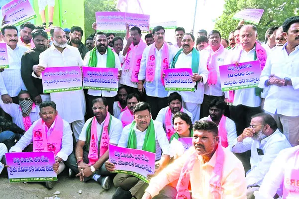 పత్తి రైతులపై పాలకుల వివక్ష