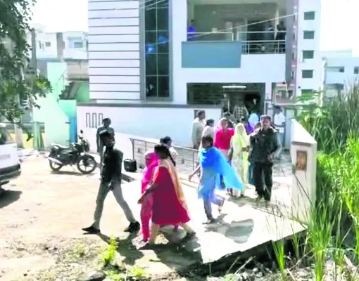 ఉలిక్కిపడ్డ ఏలూరు 