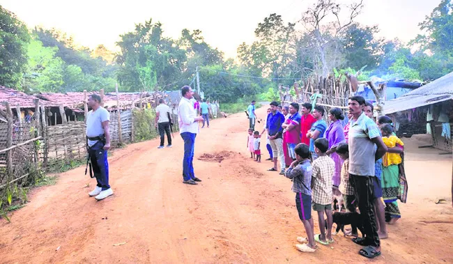 గిరిజన గ్రామాల్లో  పోలీసుల తనిఖీలు 