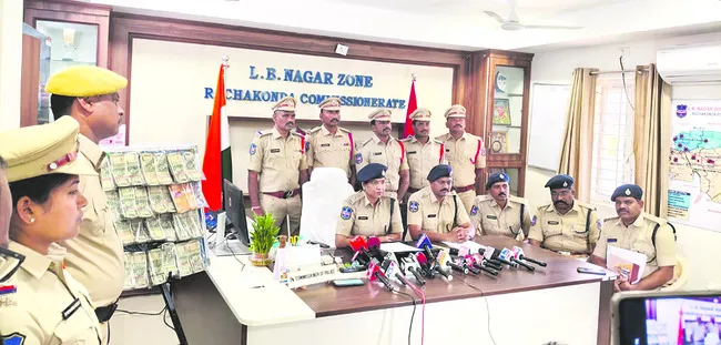 ‘బ్రిలియంట్‌’ దొంగలు దొరికారు