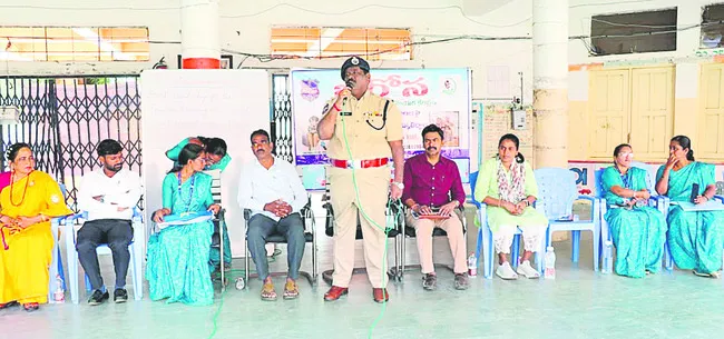 ప్రతీ విద్యార్థి మరో ముగ్గురికి చెప్పాలి 