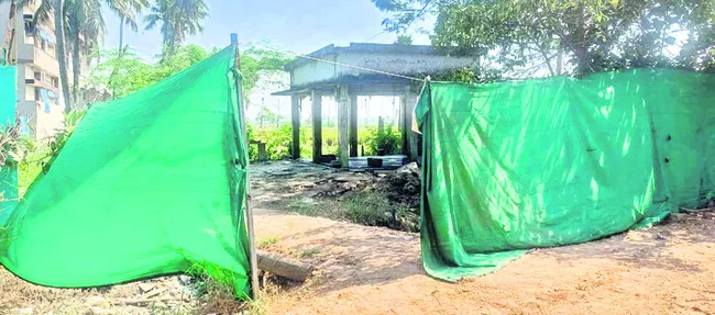 గొర్రెల వధ వ్యవహారం.. నేతల బేరం!