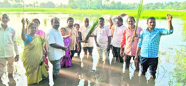 రైతులకు నష్టపరిహారం చెల్లించాలి 