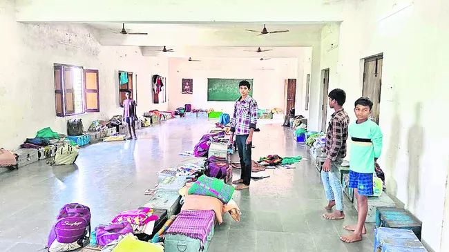 ఫుడ్‌ పాయిజన్‌ కలకలం 