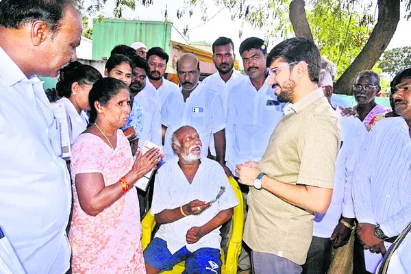 పారదర్శకంగా పింఛన్ల పంపిణీ