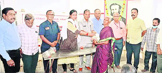 గ్రామీణ పాఠశాలలు అభివృద్ధి చెందాలి 