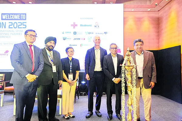 ఒకే వేదికగా వెన్నెముక సంరక్షణ నిపుణులు 